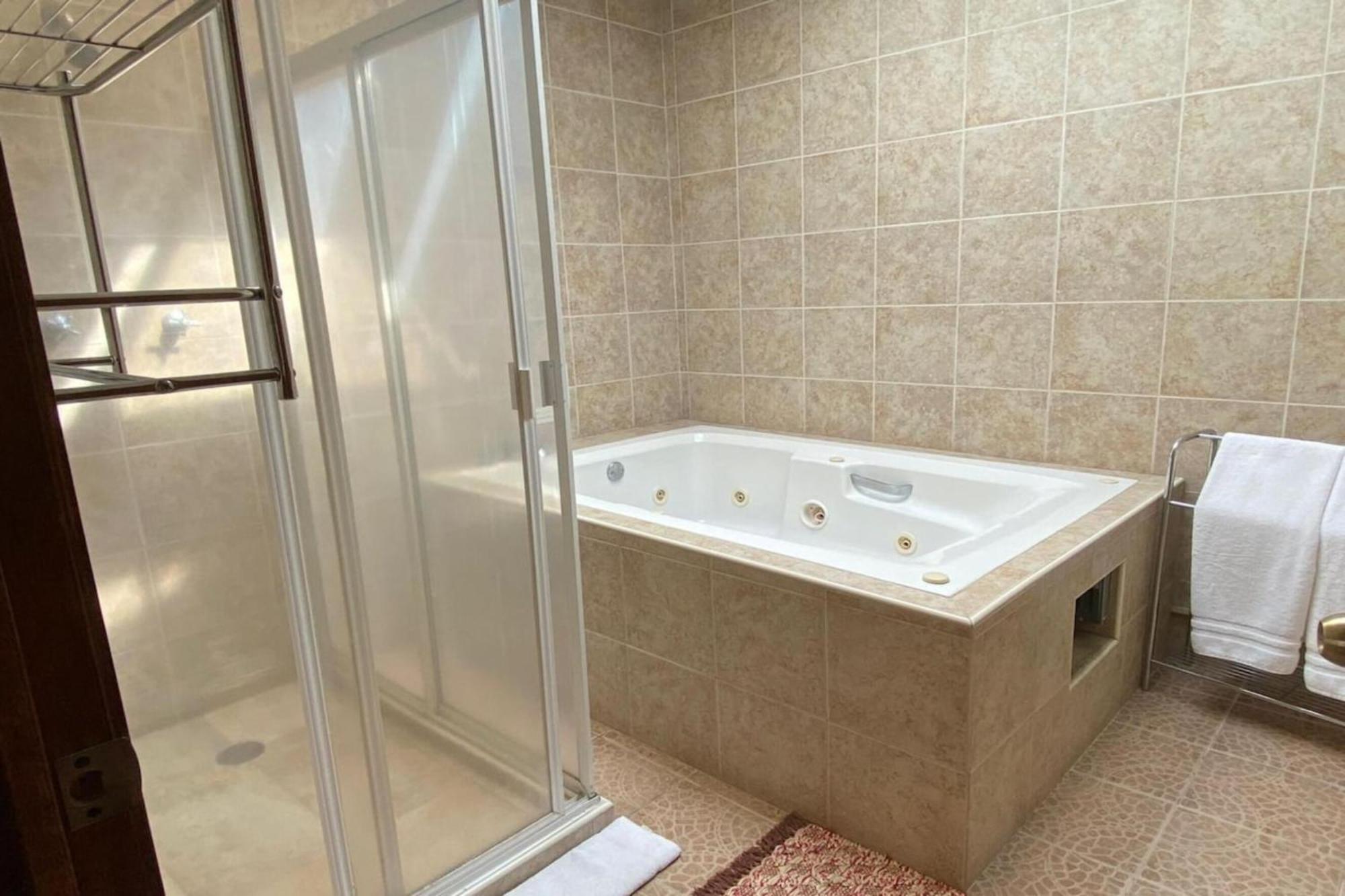 Capital O La Huerta Golf & Hotel Чолула Екстериор снимка